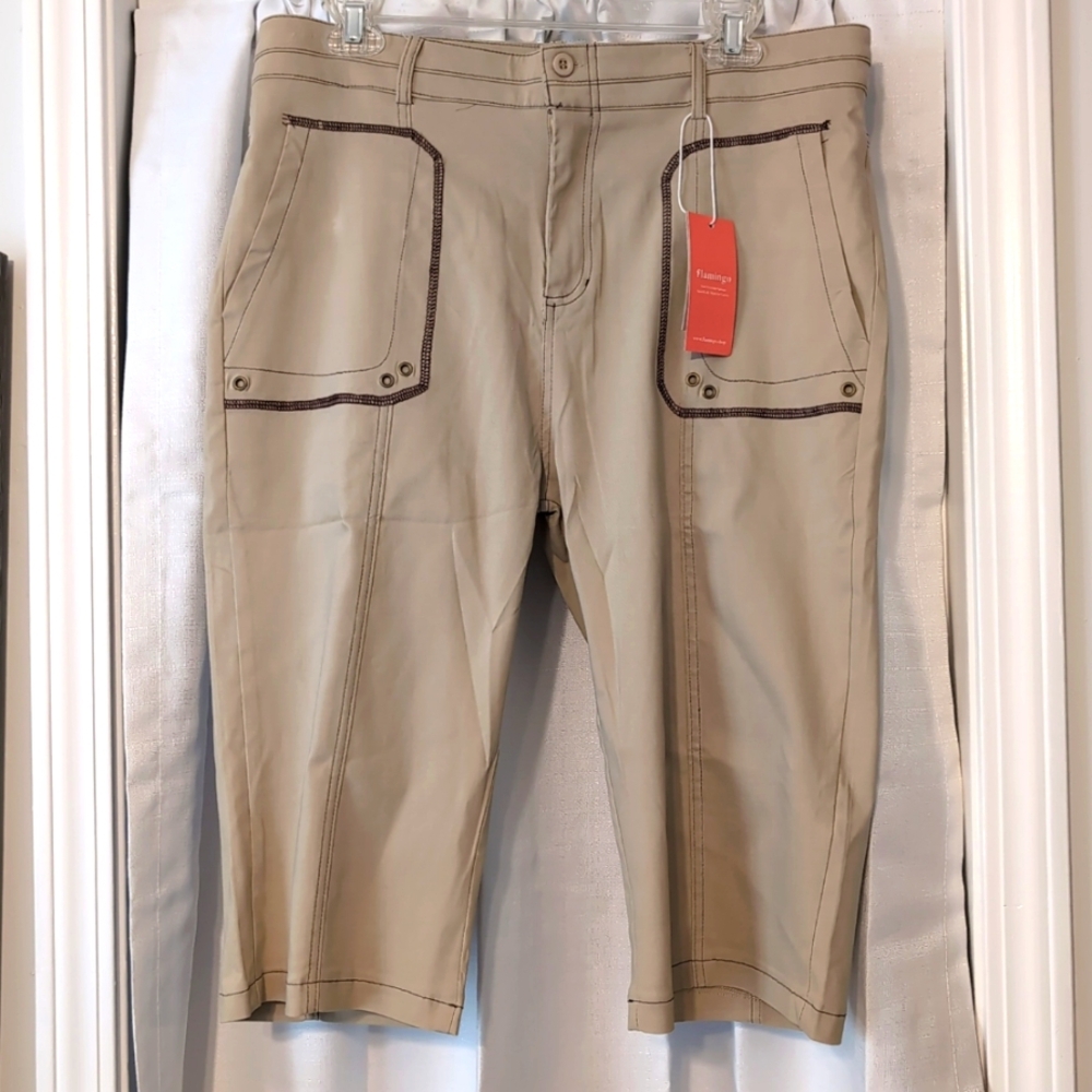 Flamingo Shop Women's Size XXL Tan Knee-Length‎ Shorts w/Contrast Stitching NWT